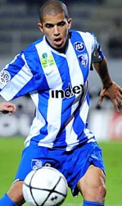 Ayant rejoint son club en retard, Sofiane Feghouli (FC Valence) non convoqué face à Elche dimanche