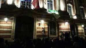  France : drapeau algérien hissé sur le fronton de la mairie de Toulouse (Vidéo)