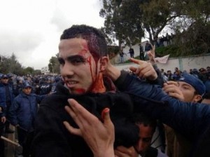 12 blessés dans des affrontements entre étudiants et riverains à Bejaia