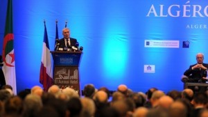 Le "pôle national" dénonce la visite du Premier ministre français et la considère comme un soutien au pouvoir