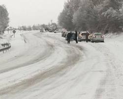 Plusieurs routes bloquées par la neige à l'Ouest du pays 
