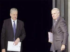 Dix ministres et quarante chefs d’entreprises accompagneront Ayrault à Alger 