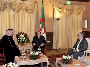 Bouteflika reçoit le chef de la diplomatie qatari 