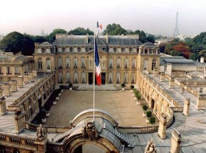 Urgent: Le président français "exprime ses sincères regrets pour l'interprétation qui est faite de ses propos",