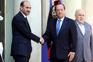 Syrie: l'opposition menacée de perdre le soutien de Londres et Washington si elle boycotte Genève II