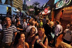 Malgré la crise, les touristes plus nombreux dans le monde en 2013