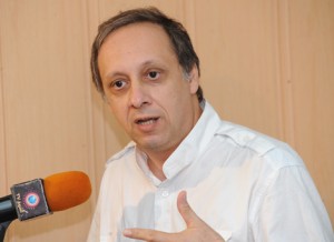 Sofiane Djilali interpelle le président de la commission de surveillance des élections sur les dépassements des ministres 