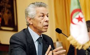 Hamrouche dénonce la pression exercée sur les institutions pour soutenir Bouteflika
