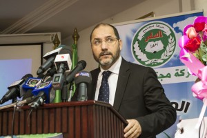Makri se dit "dégouté" par les affrontements des clans du système autour de la présidentielle