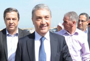 Benflis dépose son dossier au Conseil contitutionnel