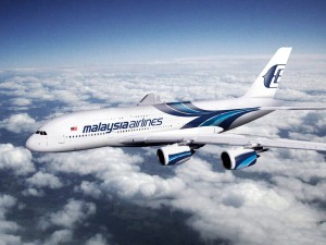 Malaysia Airlines: avarie mécanique, erreur humaine, attentat: quelles pistes?