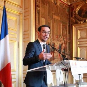 La France "souhaite" le respect des libertés fondamentales en Algérie