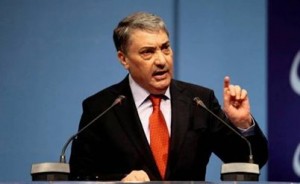Ali Benflis proposera aux Algériens "une constitution consensuelle"