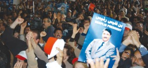 Ali Benflis promet une réduction du service national et un syndicat pour la police