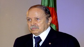 Bouteflika dépose son dossier au Conseil constitutionnel(Vidéo)