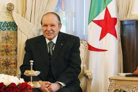 Bouteflika s'engage à réviser la Constitution avant fin 2014
