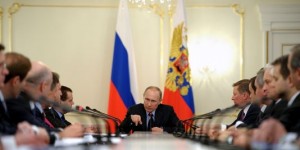 Ukraine: Poutine appelle Kiev à «ne rien commettre d'irréparable»