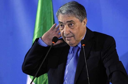 Benflis "ne reconnait pas" la victoire de Bouteflika