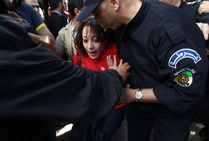Human Rights Watch appelle à la levée de l'interdiction de manifester à Alger
