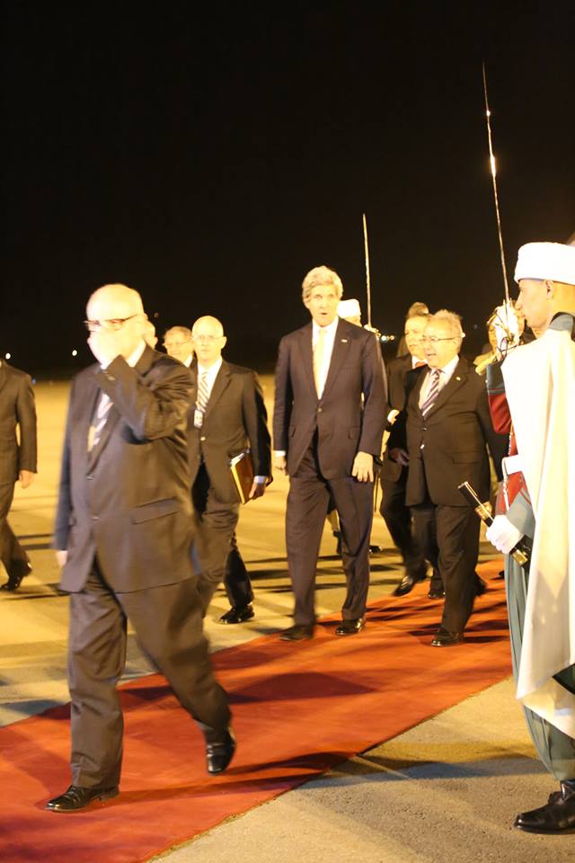 Kerry entame une visite de travail de deux jours en Algérie