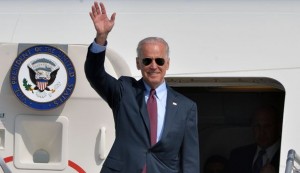 La Russie accuse l'Ukraine de miner tout espoir de sortie de crise, Biden arrive à Kiev