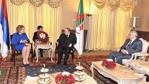 Bouteflika reçoit la présidente du conseil de la Fédération de Russie (Vidéo)
