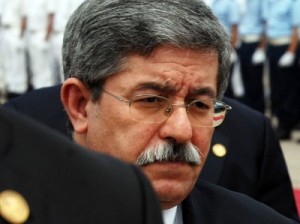 Ouyahia face à la presse