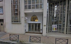 Toufik Khelladi ou Zehira Yahi pour remplacer Yasmina Khadra à la tête du Centre Culturel Algérien à Paris