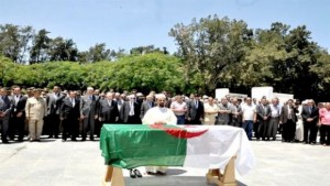 La dépouille du défunt Benabbes Gheziel inhumée au cimetière d'El Alia