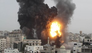 Les palestiniens meurent par dizaines dans des bombardements aériens israéliens 