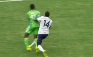 Le sélectionneur nigérian dénonce un arbitrage pro-français