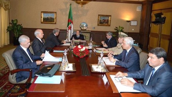 La sécurité aux frontières au menu d'une réunion présidée par Bouteflika 