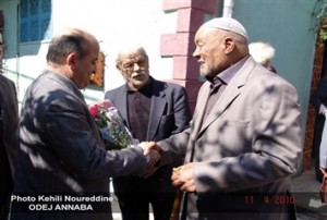 Annaba: une foule nombreuse accompagne Ali Doudou à sa dernière demeure