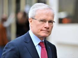  Le nouvel ambassadeur français à Alger entame ses fonctions 