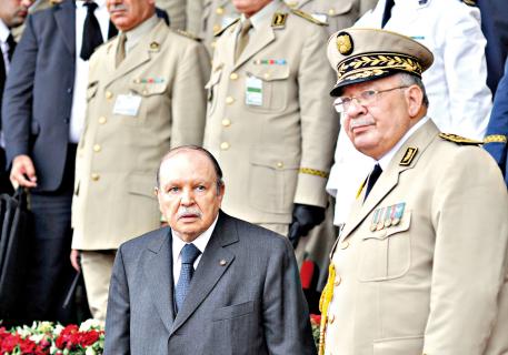 Vaste mouvement à la présidence de la République et au ministère de la Défense 