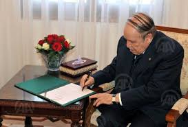 La décision de limoger Belkhadem parue au Journal officiel 