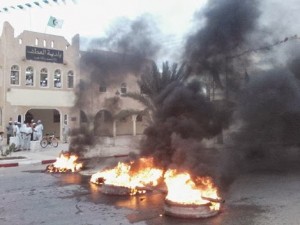 Ghardaïa : le général-major Chérif Abderazak dépêché en pompier pour éteindre le feu
