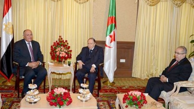 Bouteflika reçoit le ministre égyptien des Affaires étrangères 