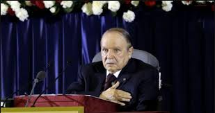 Le président Bouteflika confirme le projet de révision de la Constitution sans fixer de calendrier 