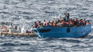 Près de 800 migrants secourus dans les eaux libyennes