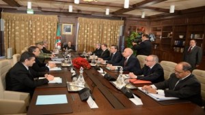 Le président Bouteflika a présidé mardi un conseil des ministres restreint pour prendre des mesures anti crise