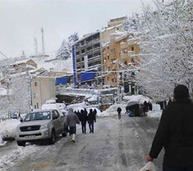 La neige continue de bloquer des routes dans plusieurs wilayas