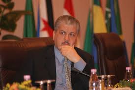 Sellal annonce le gel du recrutement dans la fonction publique en 2015