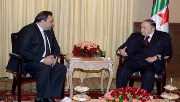 Bouteflika reçoit les nouveaux ambassadeurs d'Egypte et d'Iran en Algérie 