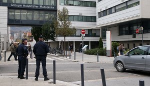 Sellal confirme la brève hospitalisation du président à Grenoble