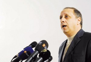 Soufiane Djilali demande au DRS de mener une enquête sur la mort du wali d’Annaba