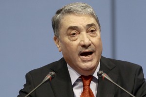 Benflis dénonce "l’incohérence et la légèreté" du gouvernement