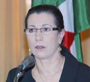 Louisa Hanoune soutient l’option du gaz de schiste