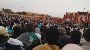 Gaz de schiste : les lycéens et collégiens manifestent à Tamanrasset