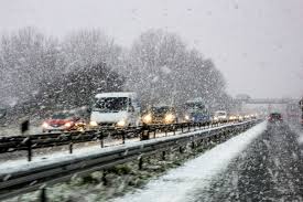 Plusieurs routes coupées à la circulation par l'amoncellement de la neige